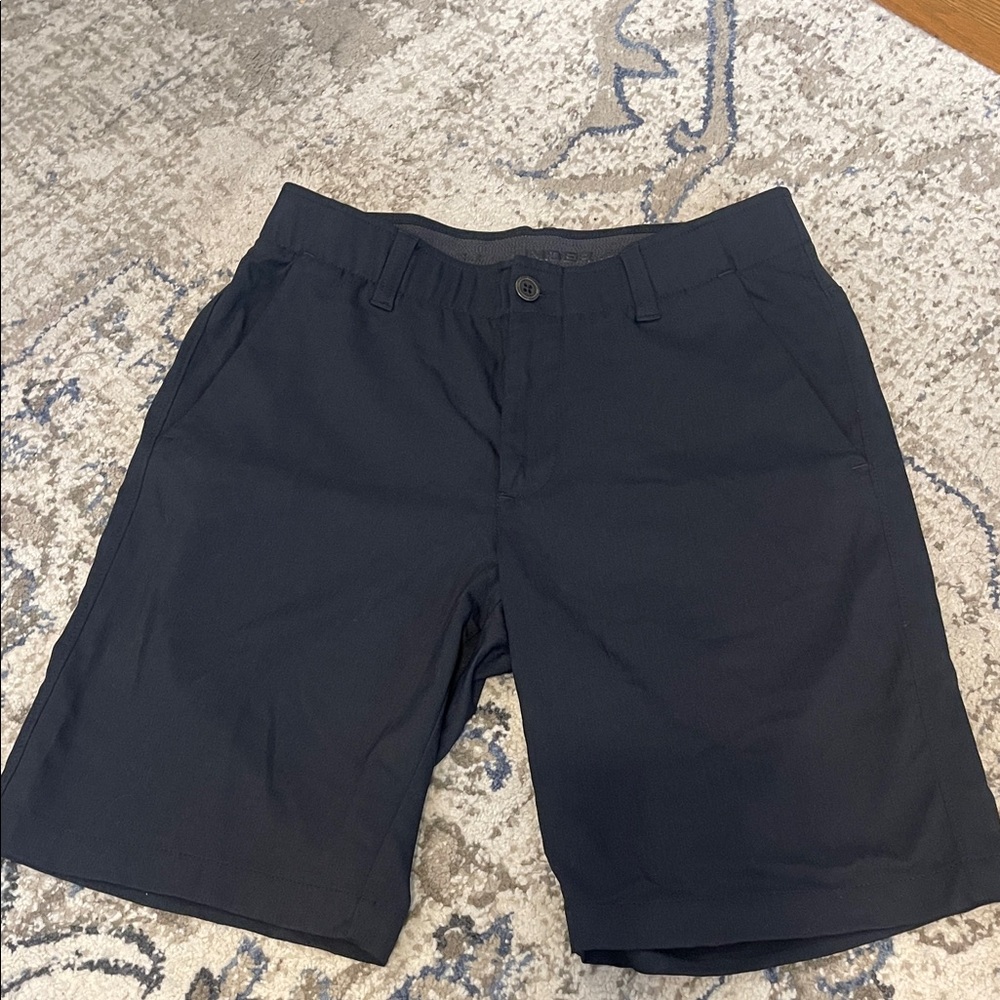 Men's 30’ Black Under Armour Golf Shorts - Like New